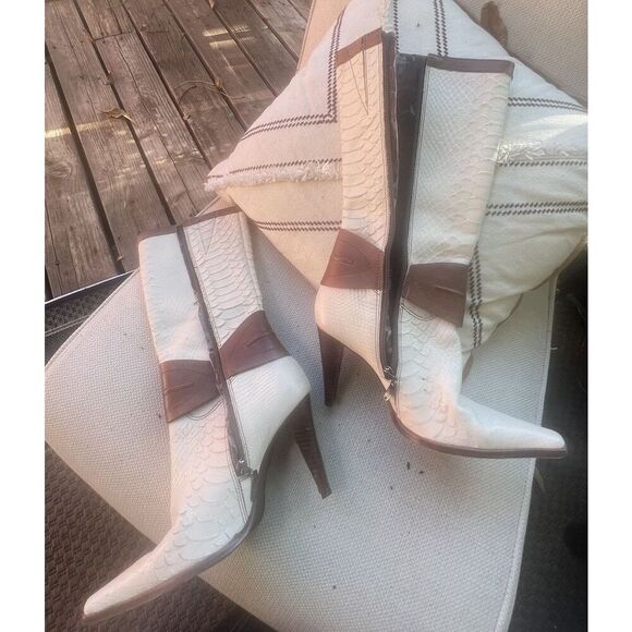 Schutz Womens Ivory With Brown leather Riding Boots Strap Buckle Boot SZ 7 B - Picture 6 of 16